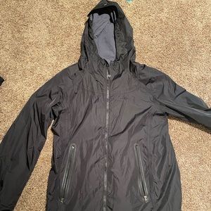 Lululemon rain jacket size 8